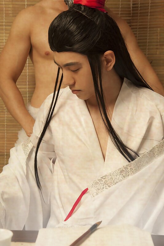 Next Image >>