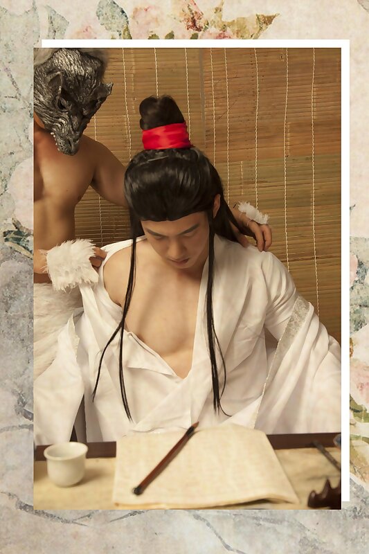 Next Image >>