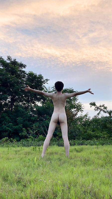 Next Image >>