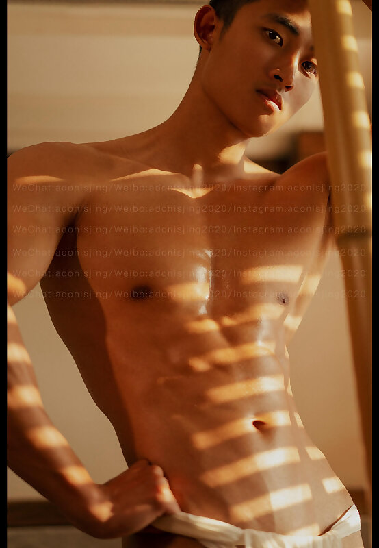 Next Image >>