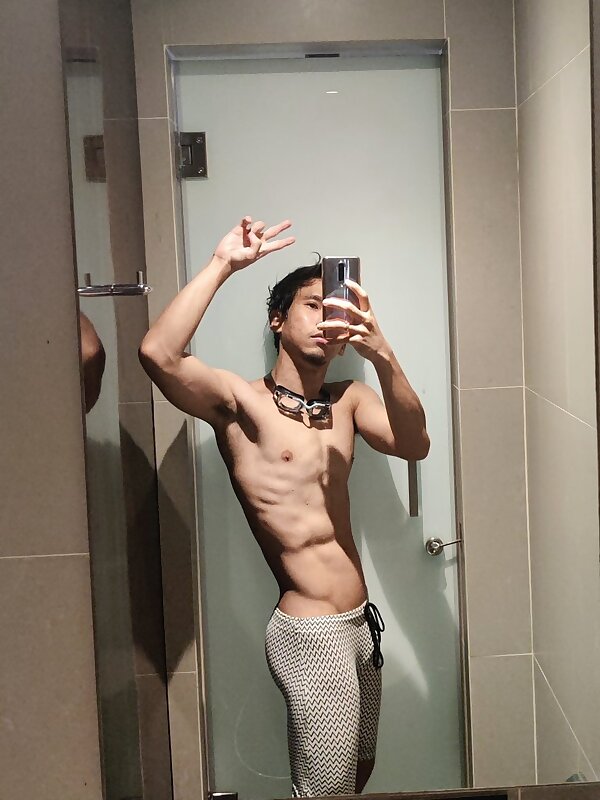 Next Image >>