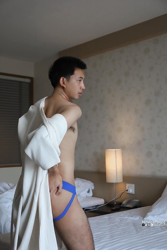 Next Image >>