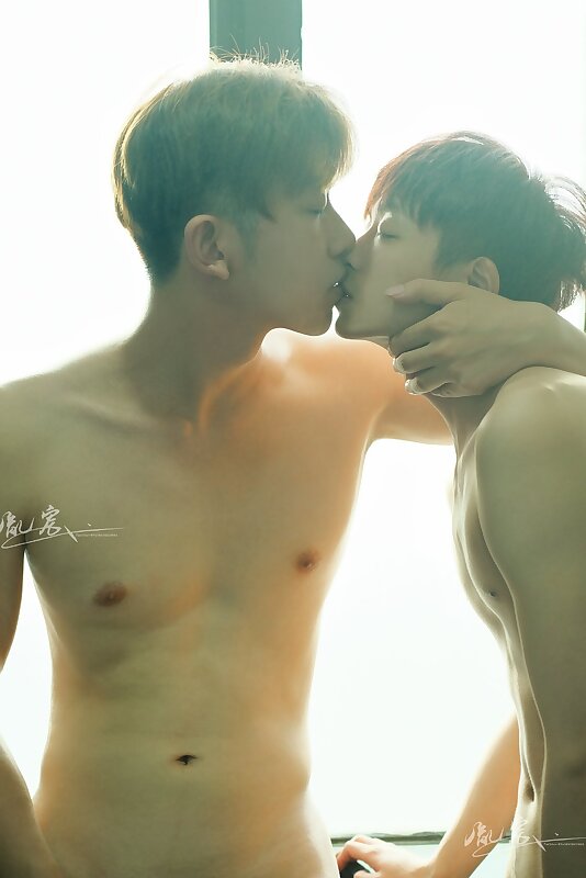 Next Image >>