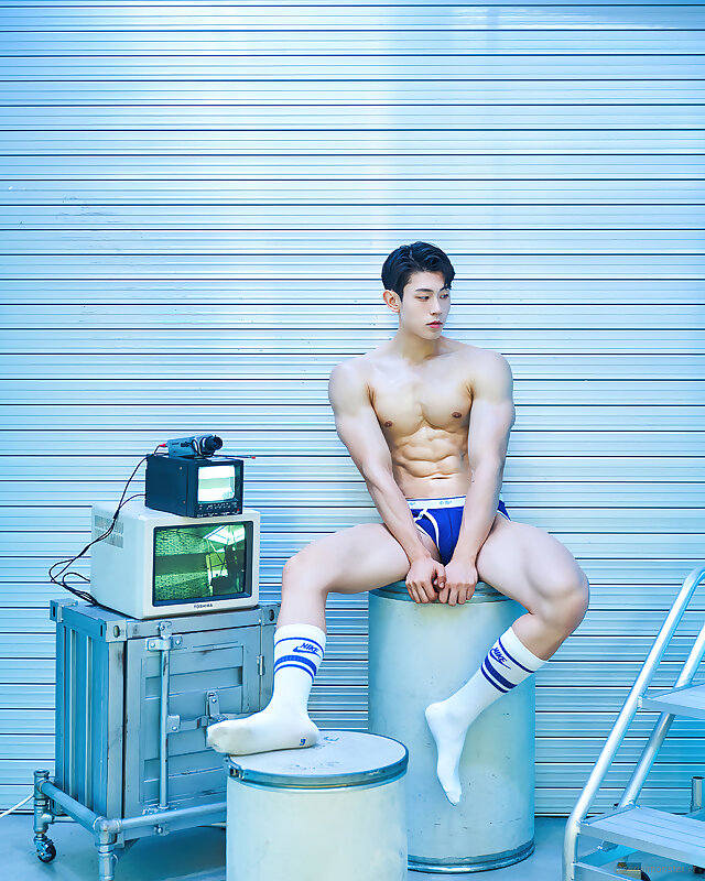 Next Image >>