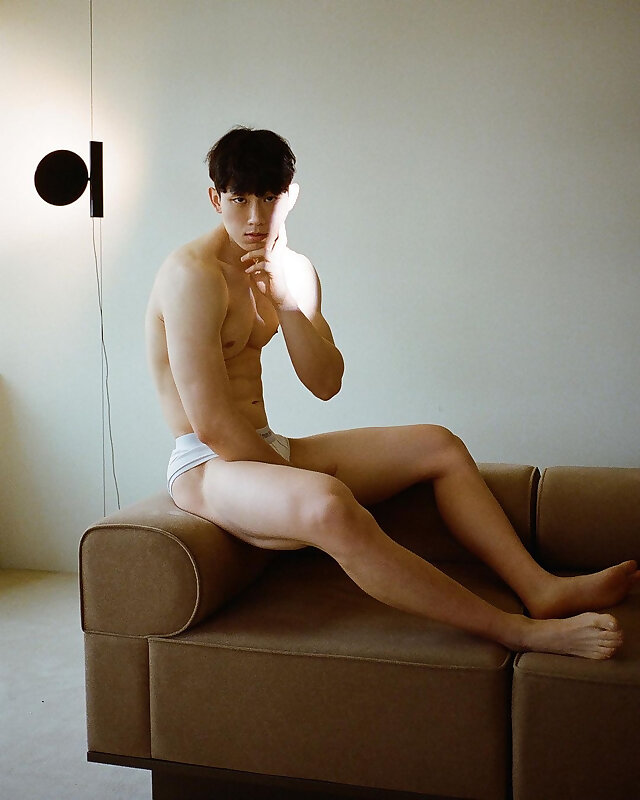 Next Image >>
