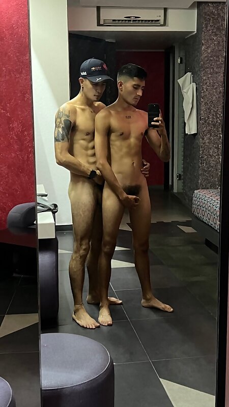 Next Image >>