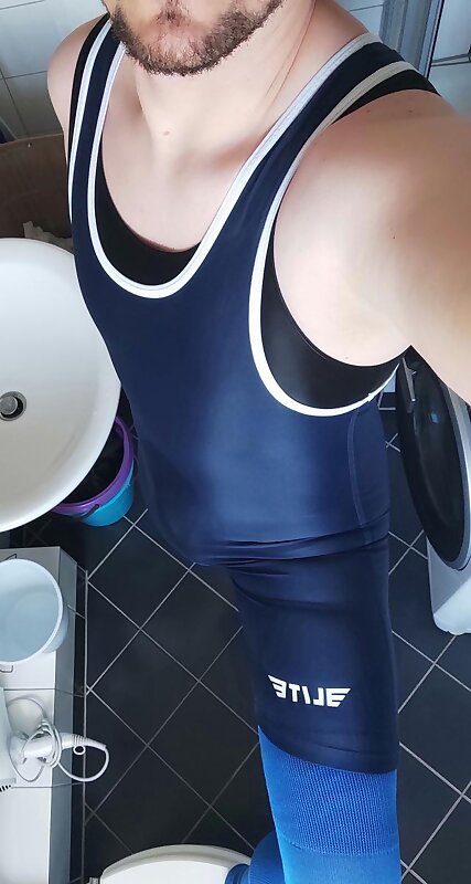 Next Image >>