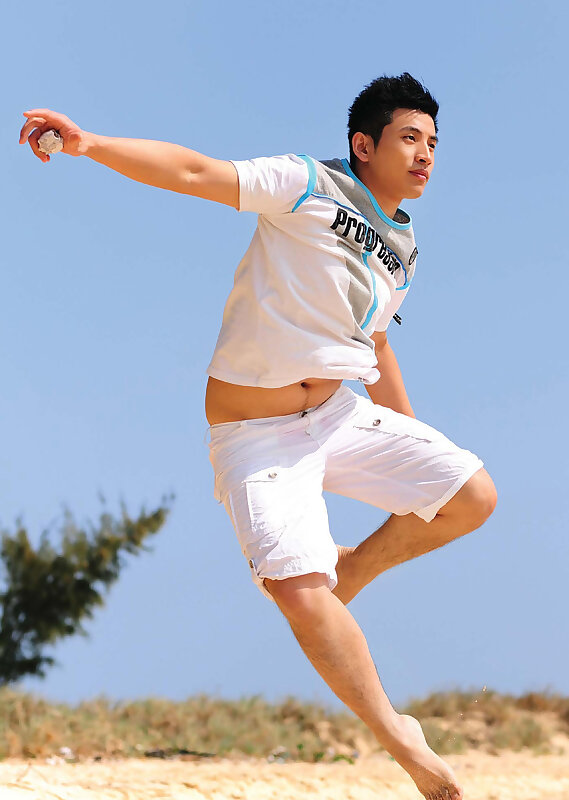 Next Image >>