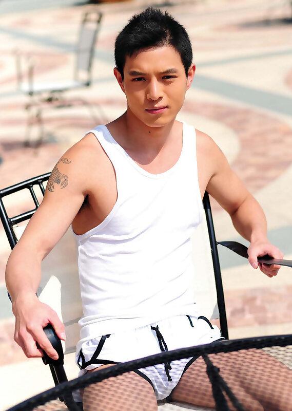 Next Image >>