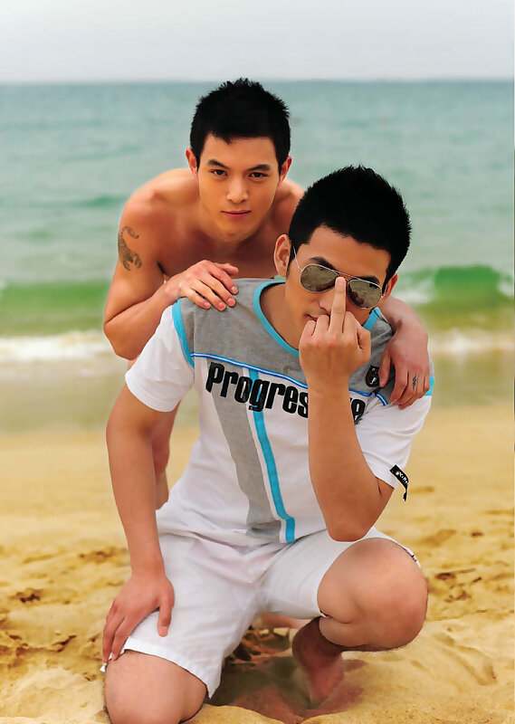 Next Image >>