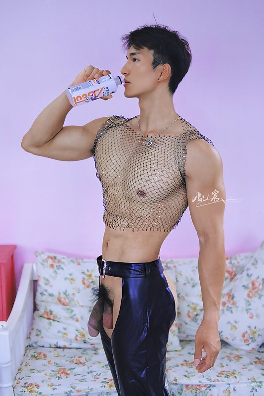Next Image >>