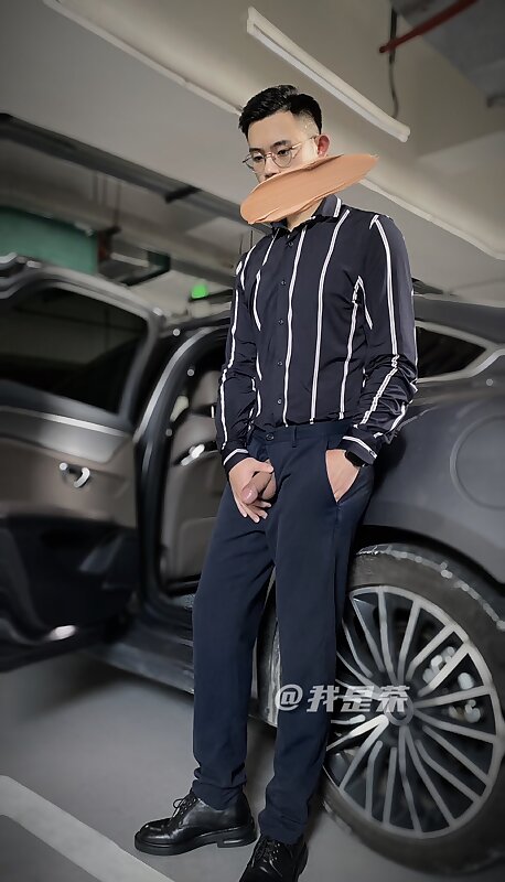 Next Image >>