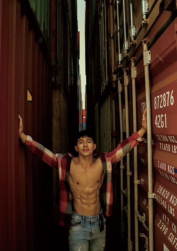 Next Image >>