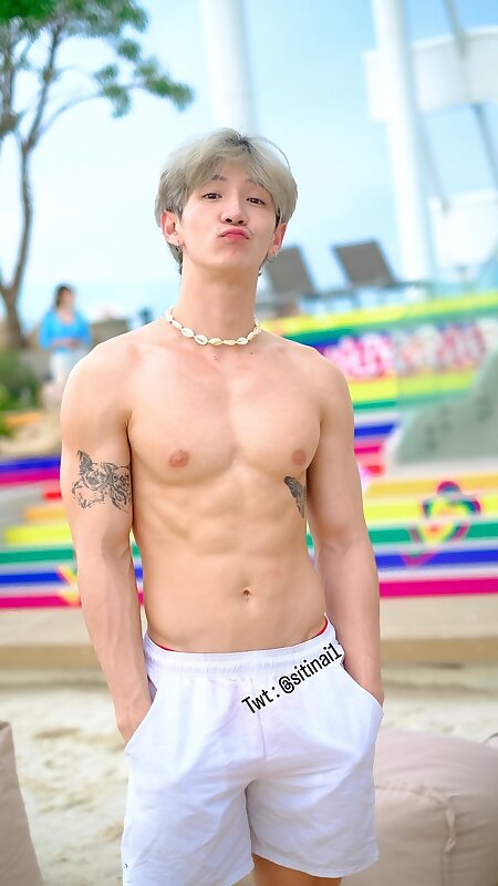 Next Image >>