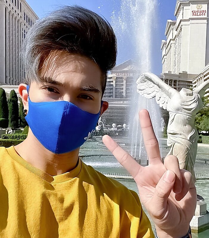 Next Image >>