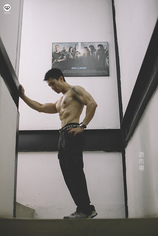 Next Image >>