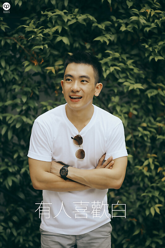 Next Image >>