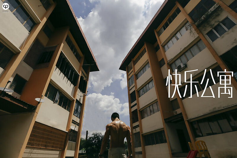 Next Image >>