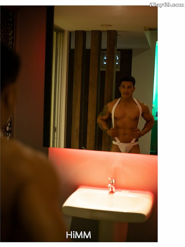 Next Image >>