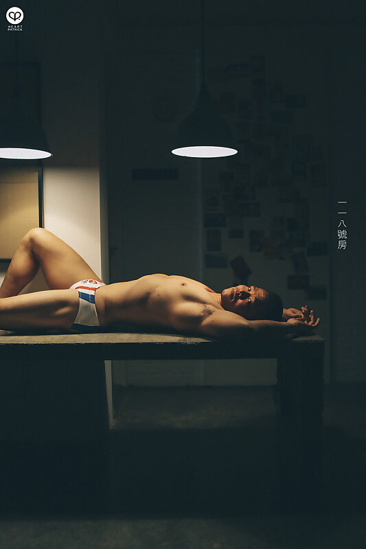 Next Image >>