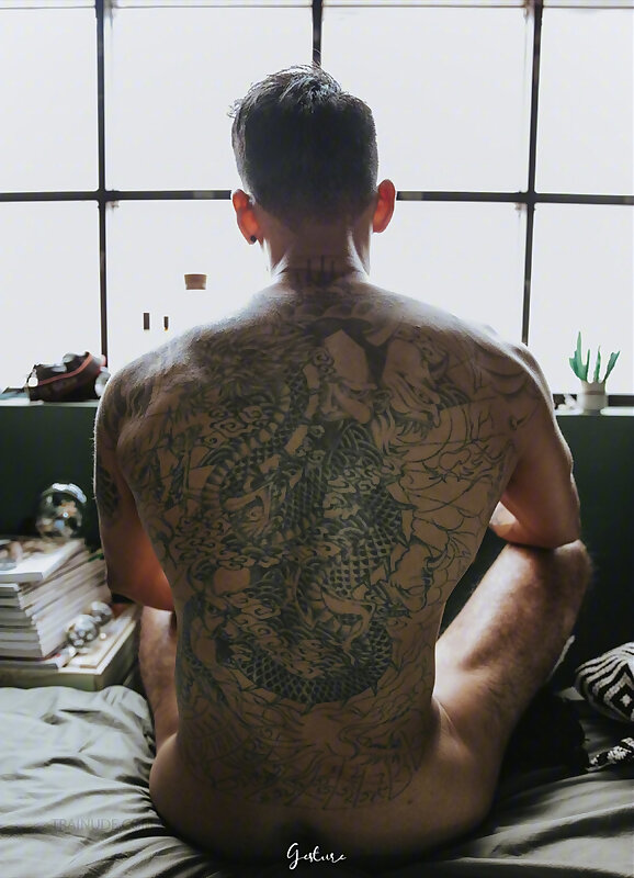 Next Image >>