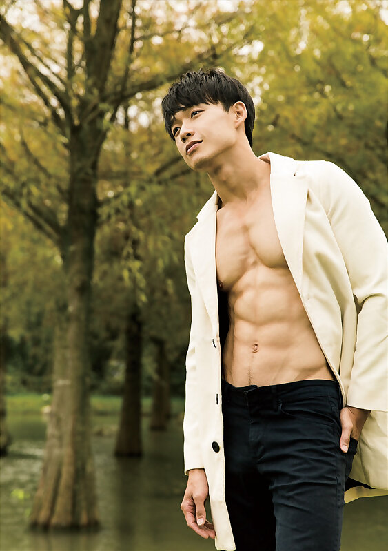 Next Image >>