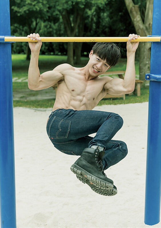 Next Image >>