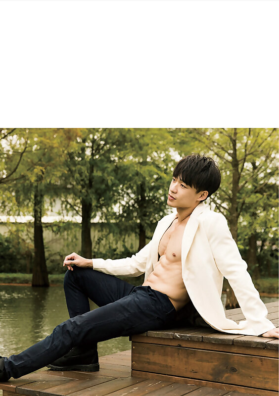 Next Image >>