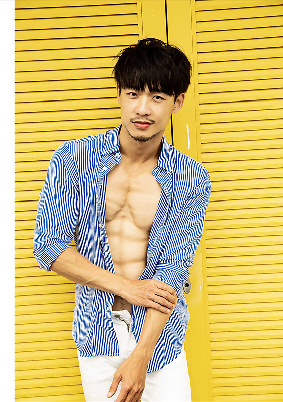 Next Image >>