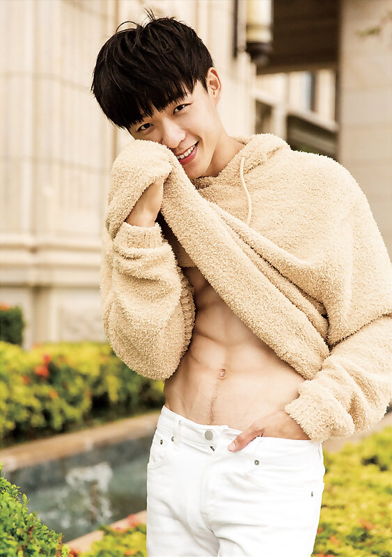 Next Image >>