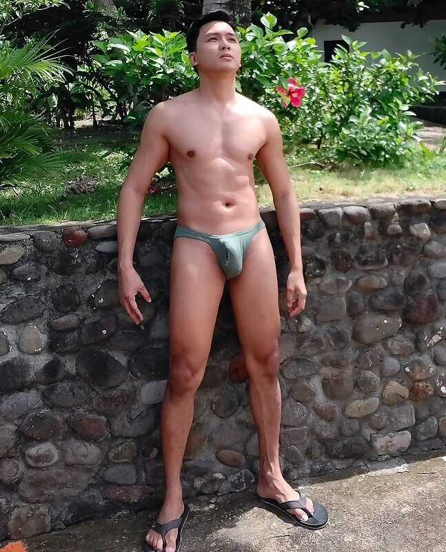 Next Image >>