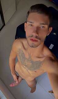 Saucyrio - BoyFriendTV.com