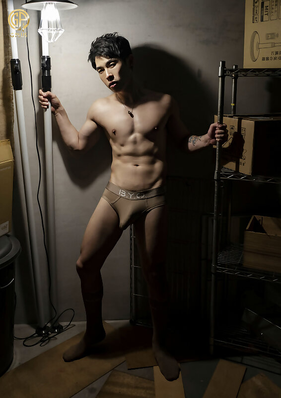 Next Image >>