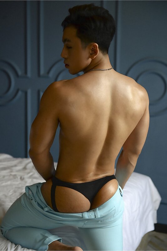 Next Image >>