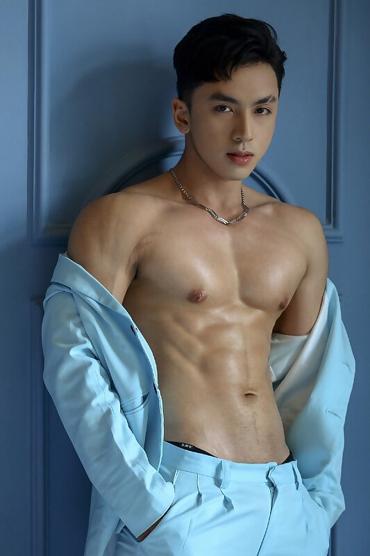 Next Image >>