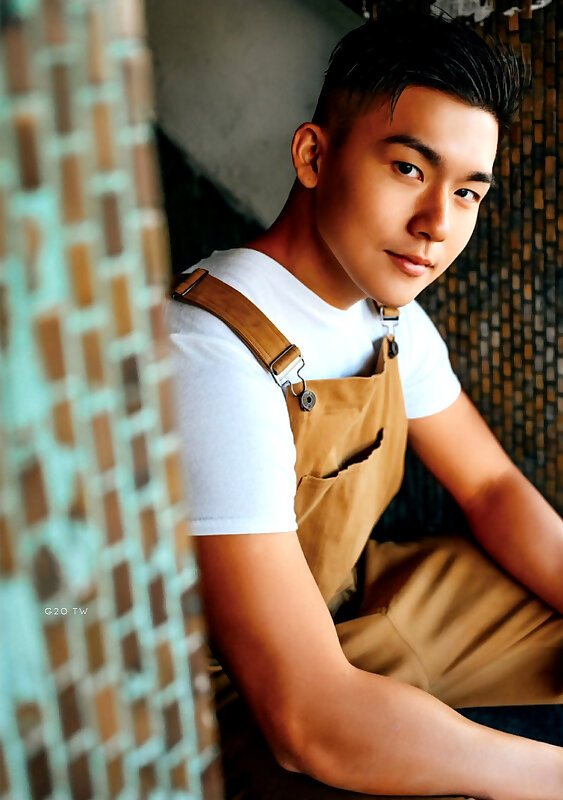 Next Image >>