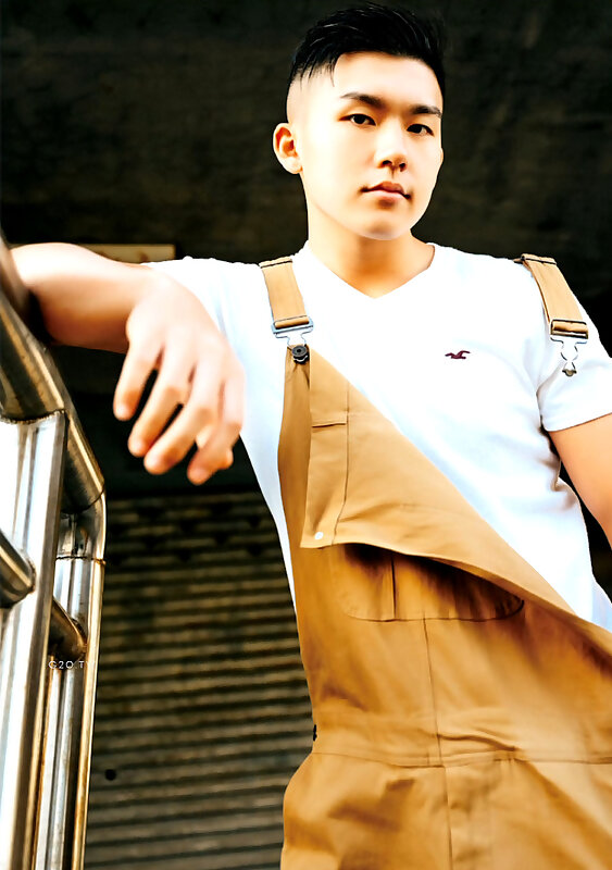 Next Image >>