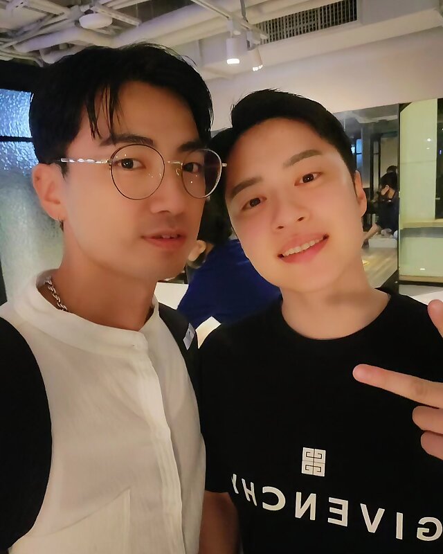 Next Image >>