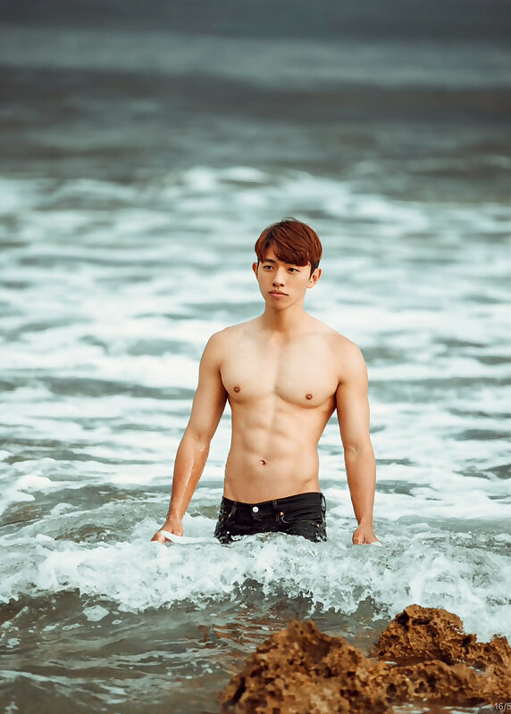 Next Image >>