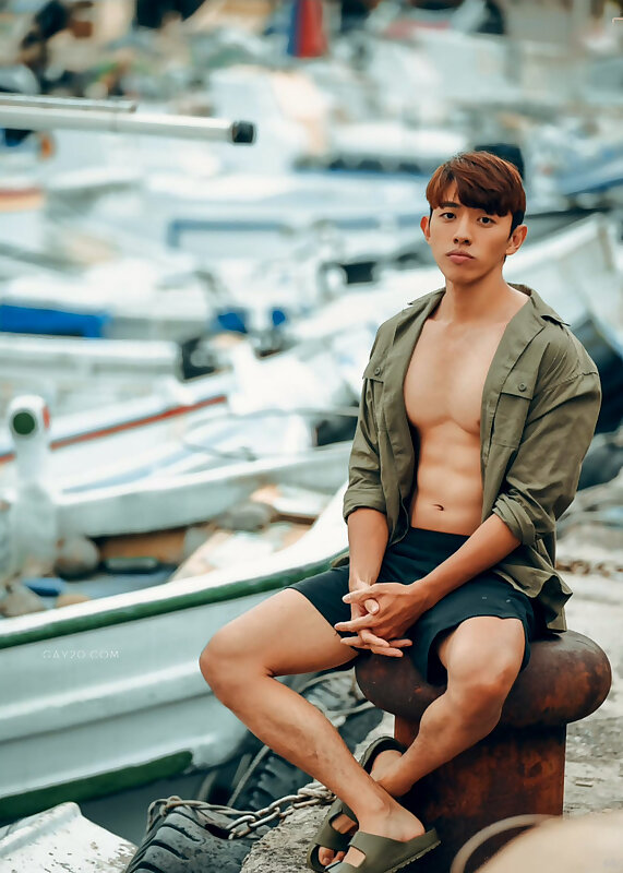 Next Image >>