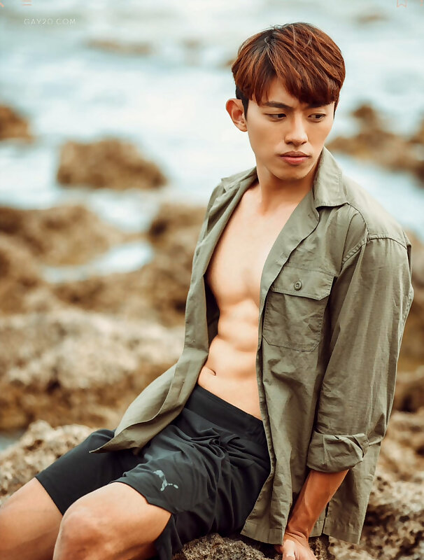 Next Image >>