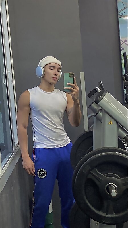 Next Image >>