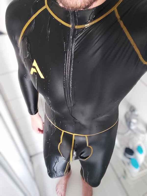 Next Image >>