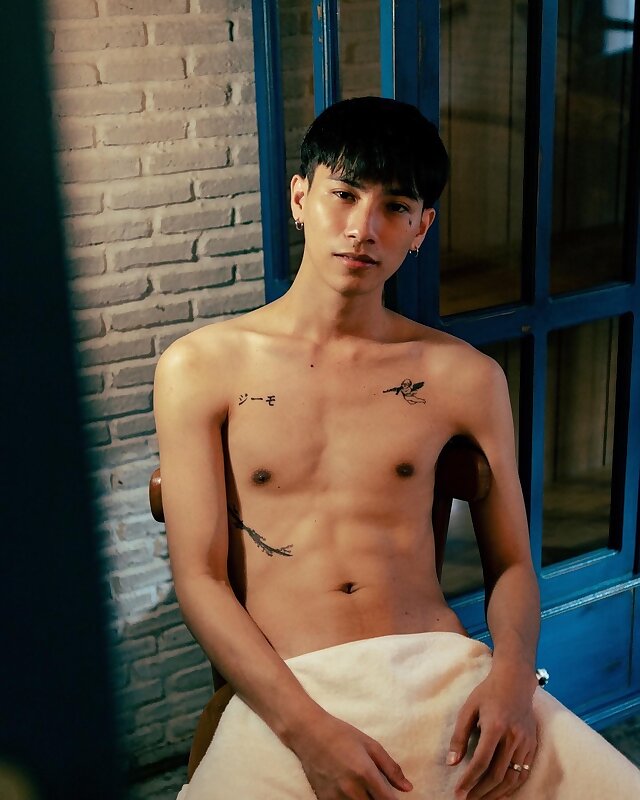Next Image >>