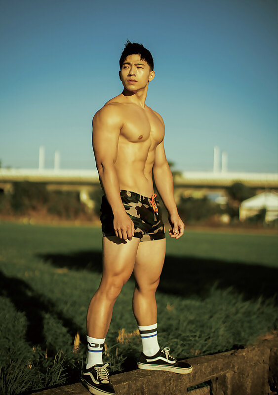 Next Image >>