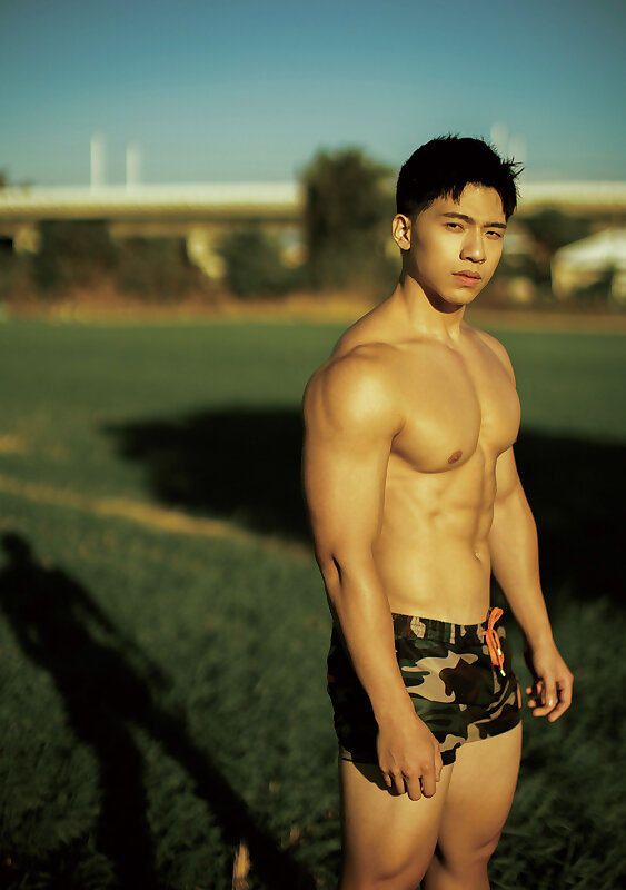 Next Image >>