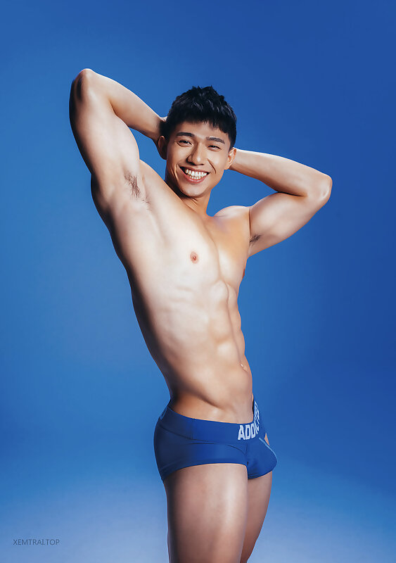 Next Image >>