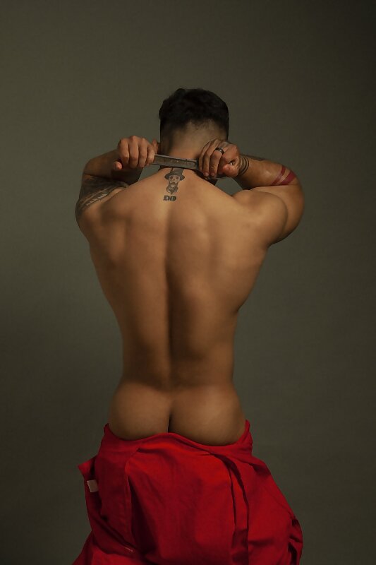 Next Image >>