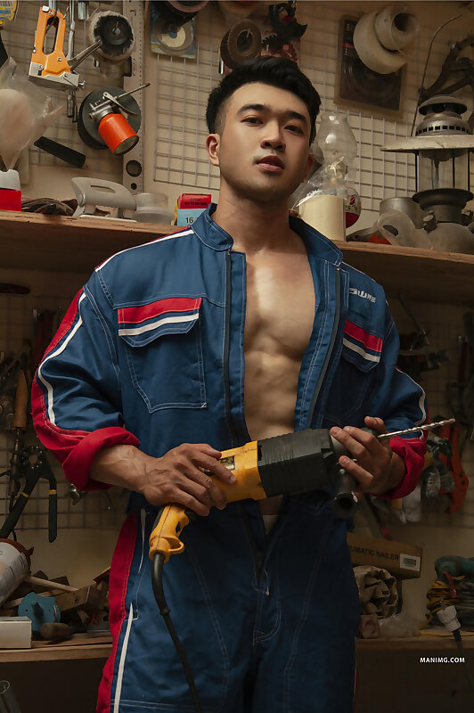 Next Image >>