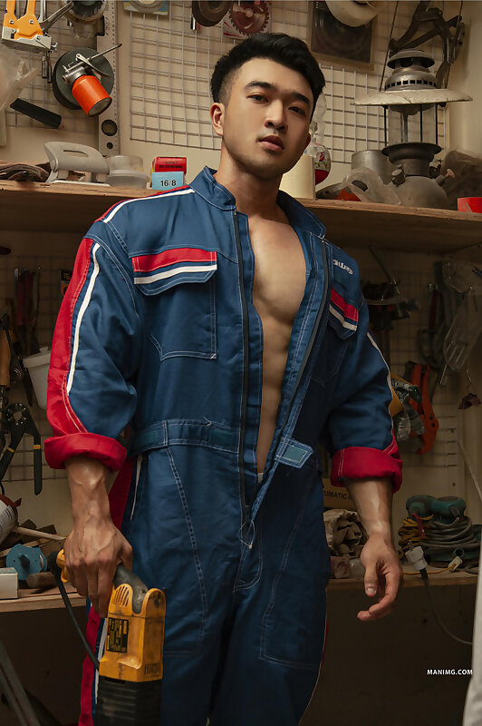 Next Image >>